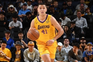 jiuyou-三分8中6！斯威德表示与去年相比 现在的体能和饮食状况要好得多